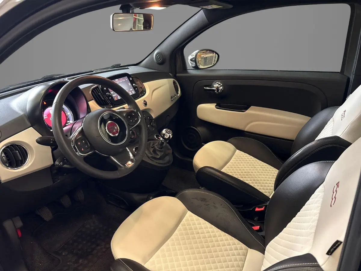 1.0 Hybrid Star | Apple Carplay/Android Auto | Parkeersensoren | LMV 15" | Glazen Panoramadak | Cruise control |