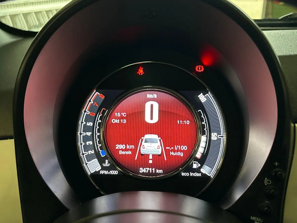 1.0 Hybrid Star | Apple Carplay/Android Auto | Parkeersensoren | LMV 15" | Glazen Panoramadak | Cruise control |