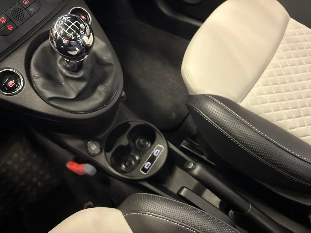 1.0 Hybrid Star | Apple Carplay/Android Auto | Parkeersensoren | LMV 15" | Glazen Panoramadak | Cruise control |