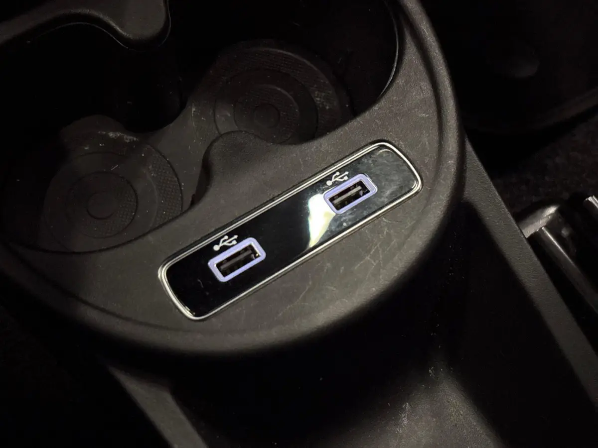 1.0 Hybrid Dolcevita | Apple Carplay/Android Auto | Airco | Parkeersensoren | LMV 15" |