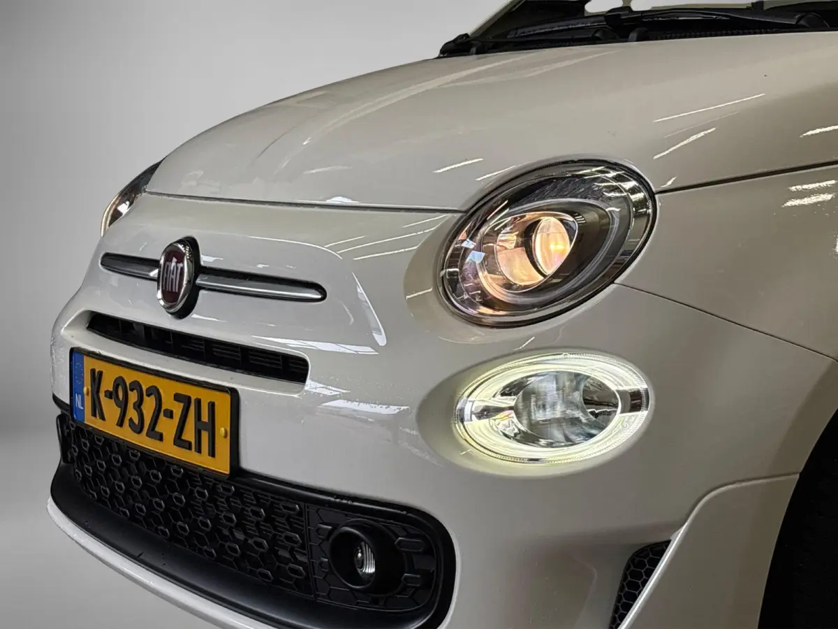 1.0 Hybrid Rockstar | Navigatiesysteem | Climate Control | Parkeersensoren | LMV 16" | Apple Carplay/Android Auto |