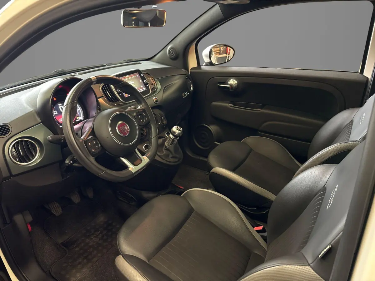 1.0 Hybrid Rockstar | Navigatiesysteem | Climate Control | Parkeersensoren | LMV 16" | Apple Carplay/Android Auto |