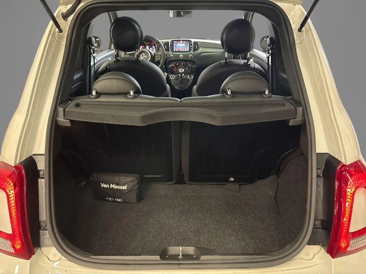 1.0 Hybrid Rockstar | Navigatiesysteem | Climate Control | Parkeersensoren | LMV 16" | Apple Carplay/Android Auto |