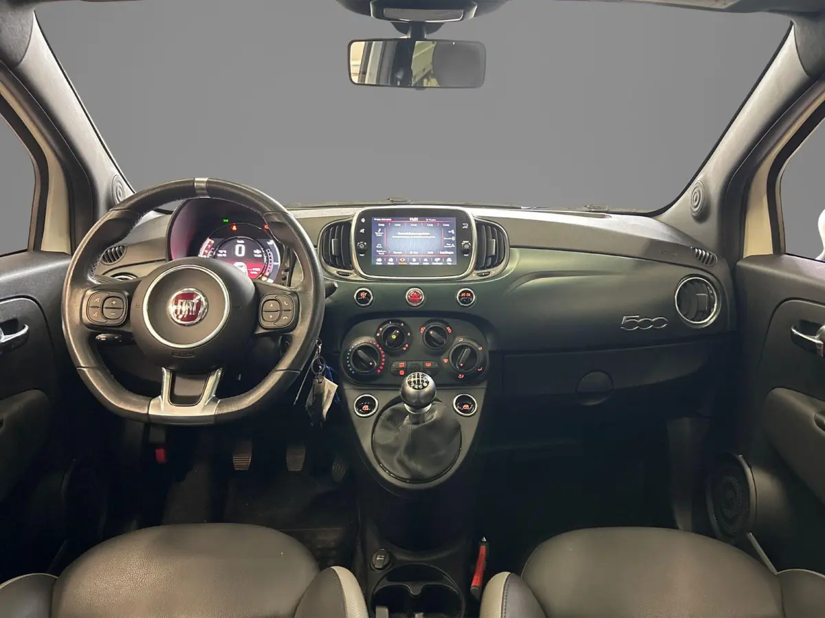 1.0 Hybrid Rockstar | Navigatiesysteem | Climate Control | Parkeersensoren | LMV 16" | Apple Carplay/Android Auto |