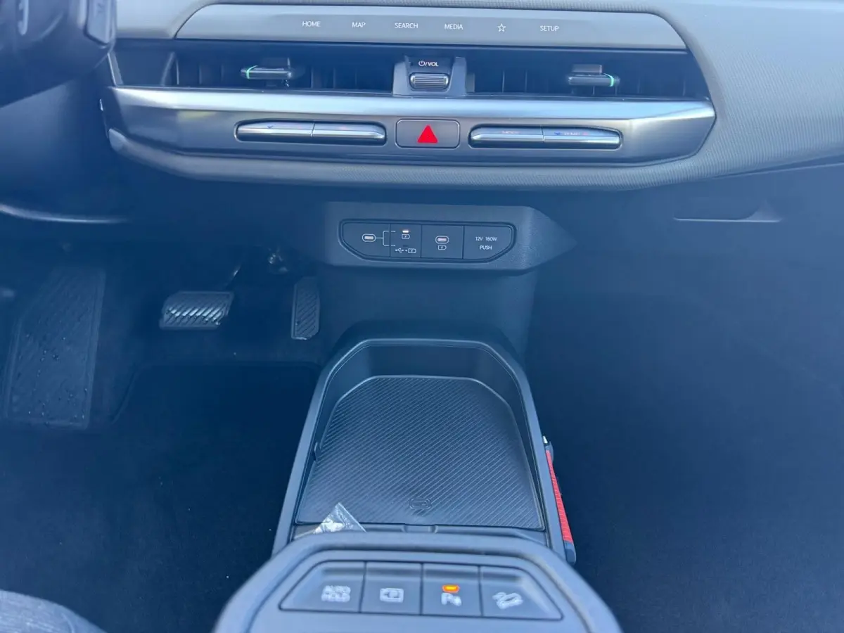 Air 58.3 kWh | Stoel + Stuurverwarming | Navigatie | Climate control | Adaptieve cruis control | Keyless | DEMO