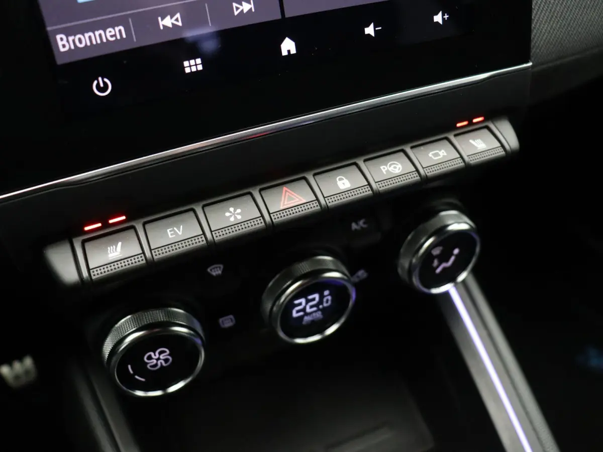 E-Tech Full Hybrid 145pk esprit Alpine | BOSE Audio | Trekhaak | Stoel- en stuurwielverwarming | 360 graden camera |