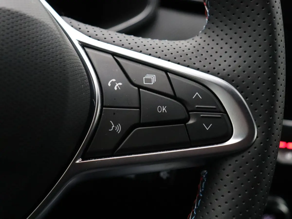E-Tech Full Hybrid 145pk esprit Alpine | BOSE Audio | Trekhaak | Stoel- en stuurwielverwarming | 360 graden camera |
