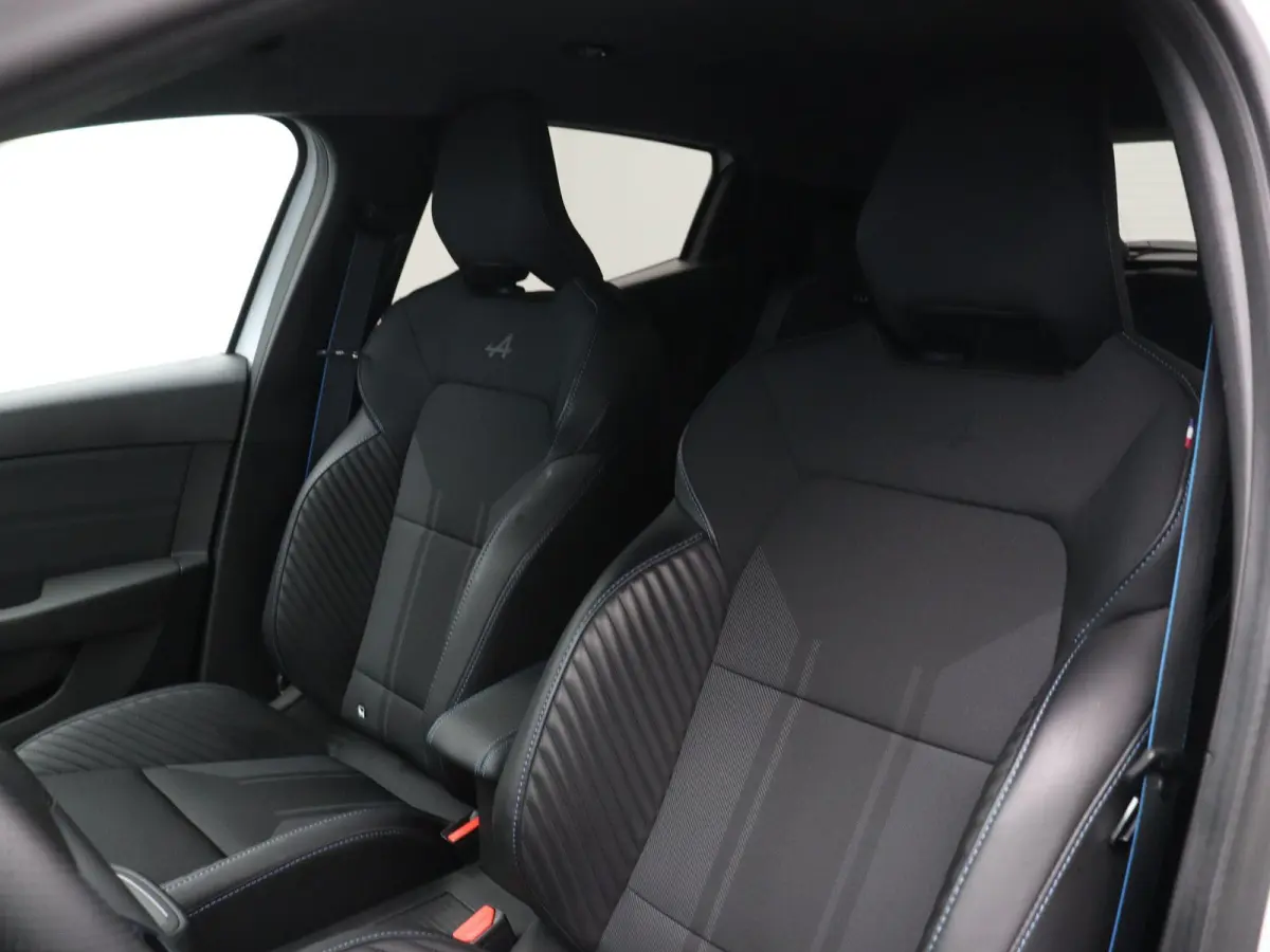 E-Tech Full Hybrid 145pk esprit Alpine | BOSE Audio | Trekhaak | Stoel- en stuurwielverwarming | 360 graden camera |