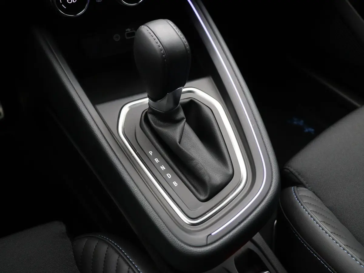 E-Tech Full Hybrid 145pk esprit Alpine | BOSE Audio | Trekhaak | Stoel- en stuurwielverwarming | 360 graden camera |