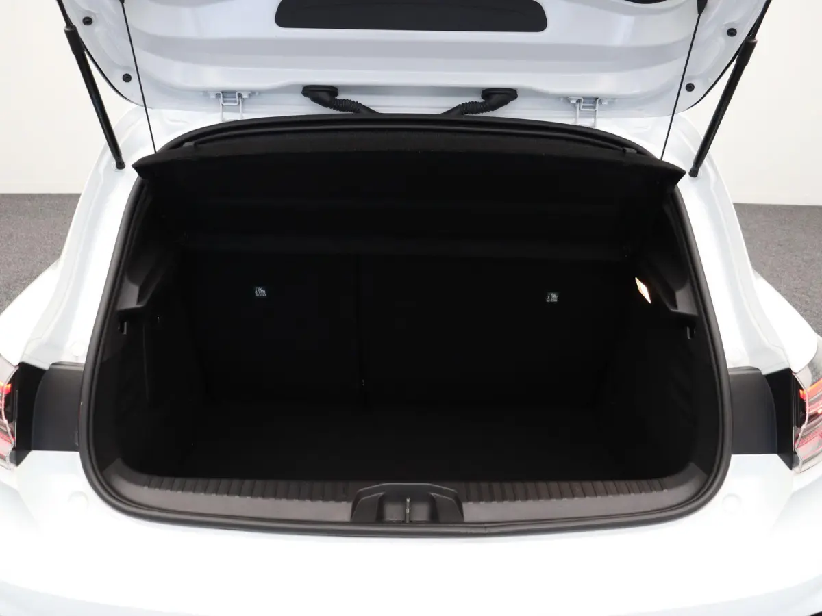 E-Tech Full Hybrid 145pk esprit Alpine | BOSE Audio | Trekhaak | Stoel- en stuurwielverwarming | 360 graden camera |