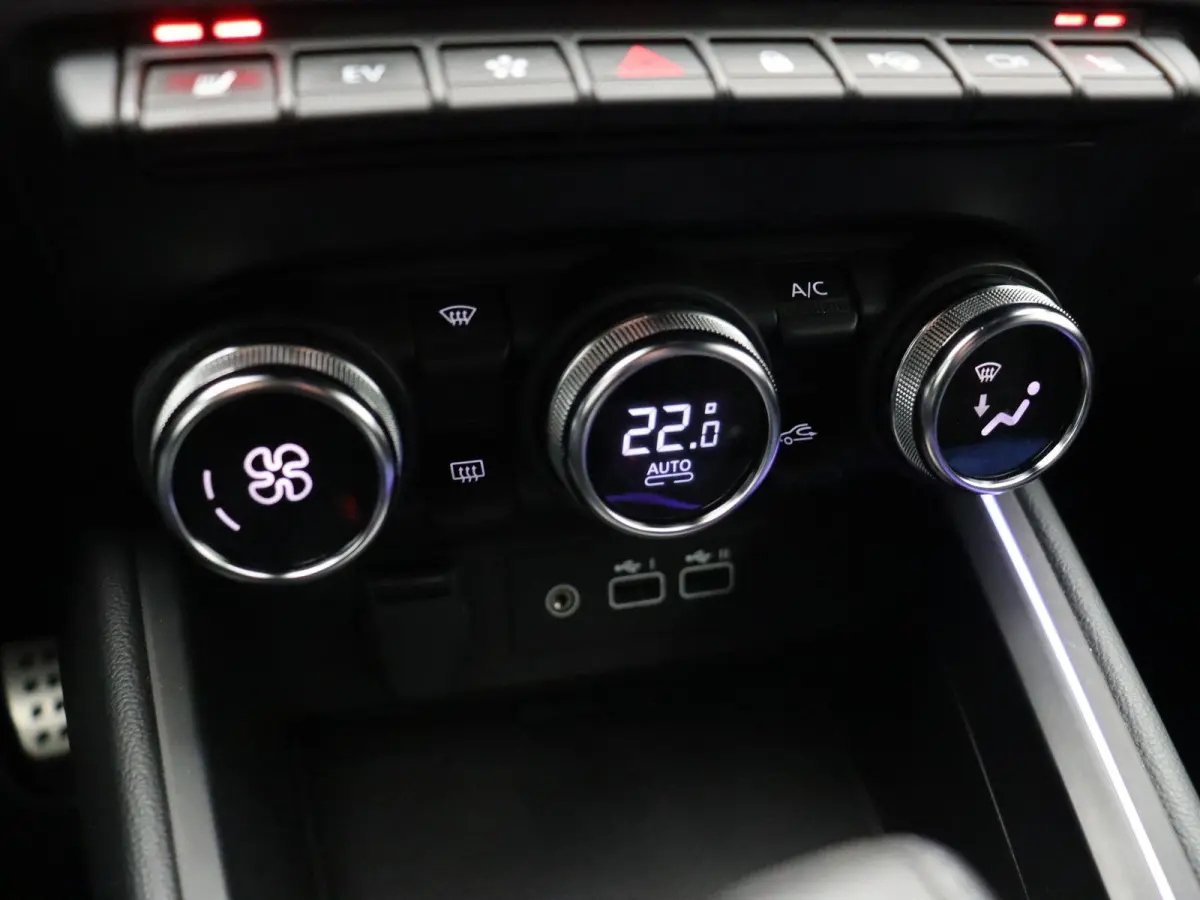 E-Tech Full Hybrid 145pk esprit Alpine | BOSE Audio | Trekhaak | Stoel- en stuurwielverwarming | 360 graden camera |