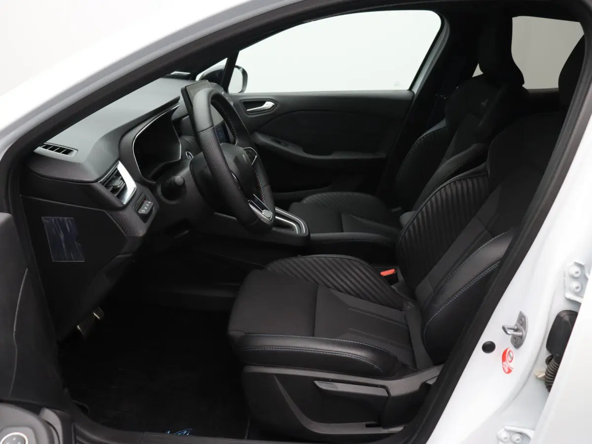 E-Tech Full Hybrid 145pk esprit Alpine | BOSE Audio | Trekhaak | Stoel- en stuurwielverwarming | 360 graden camera |