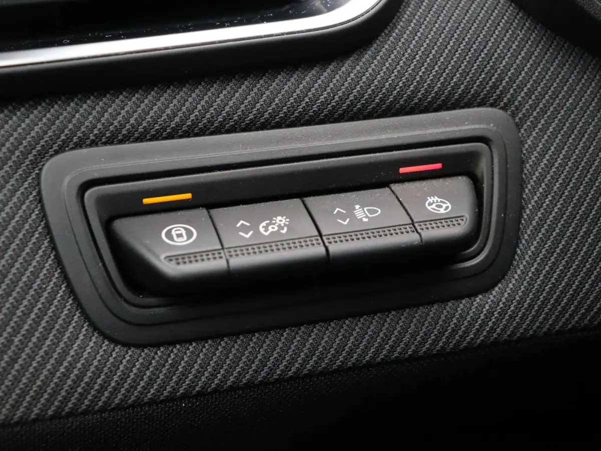 E-Tech Full Hybrid 145pk esprit Alpine | BOSE Audio | Trekhaak | Stoel- en stuurwielverwarming | 360 graden camera |