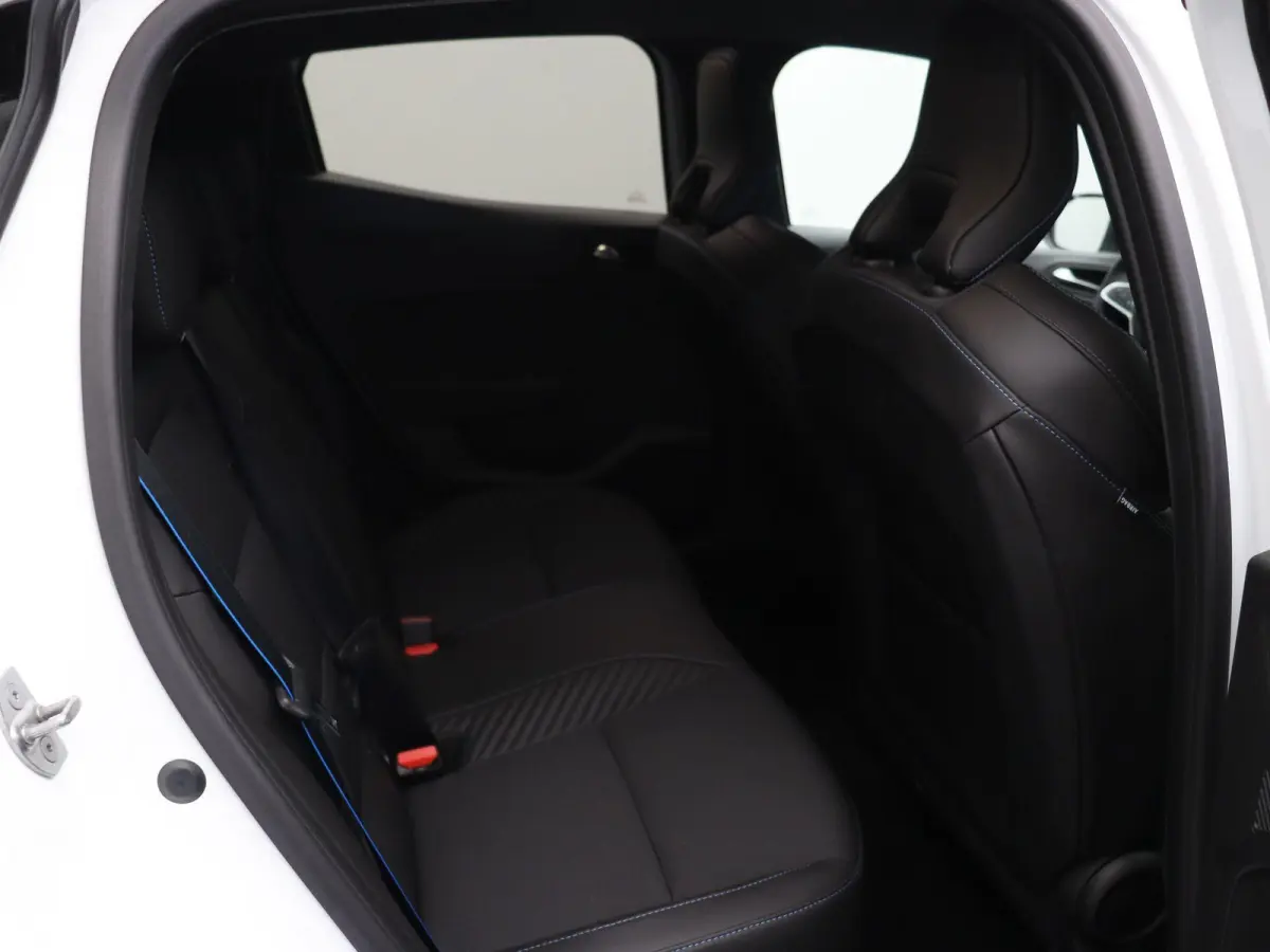 E-Tech Full Hybrid 145pk esprit Alpine | BOSE Audio | Trekhaak | Stoel- en stuurwielverwarming | 360 graden camera |