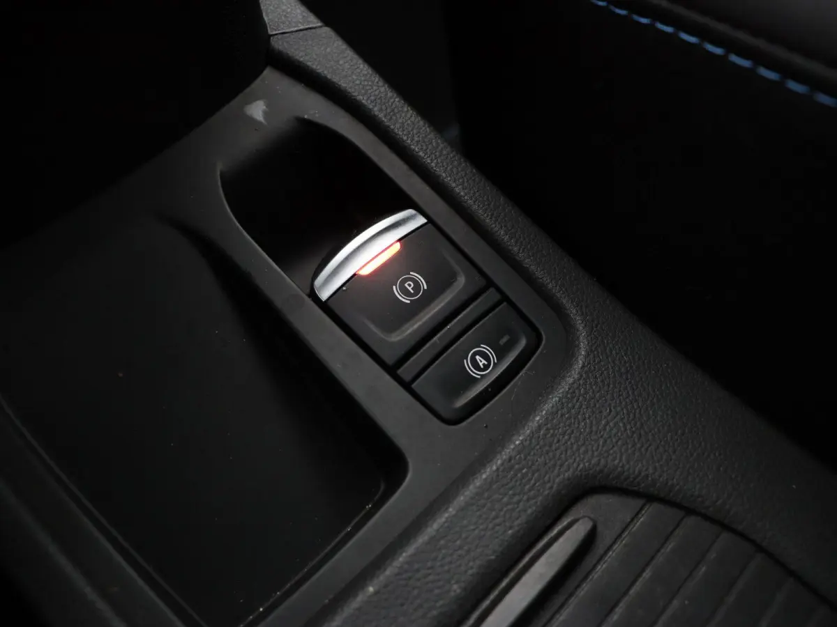 E-Tech Full Hybrid 145pk esprit Alpine | BOSE Audio | Trekhaak | Stoel- en stuurwielverwarming | 360 graden camera |