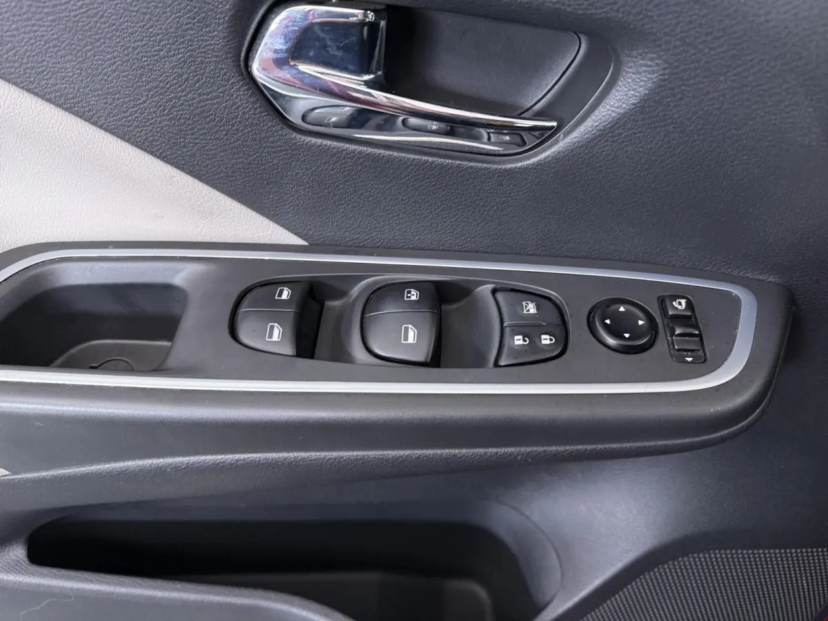 1.0 IG-T Tekna | Trekhaak | Navigatie | BOSE Audio |