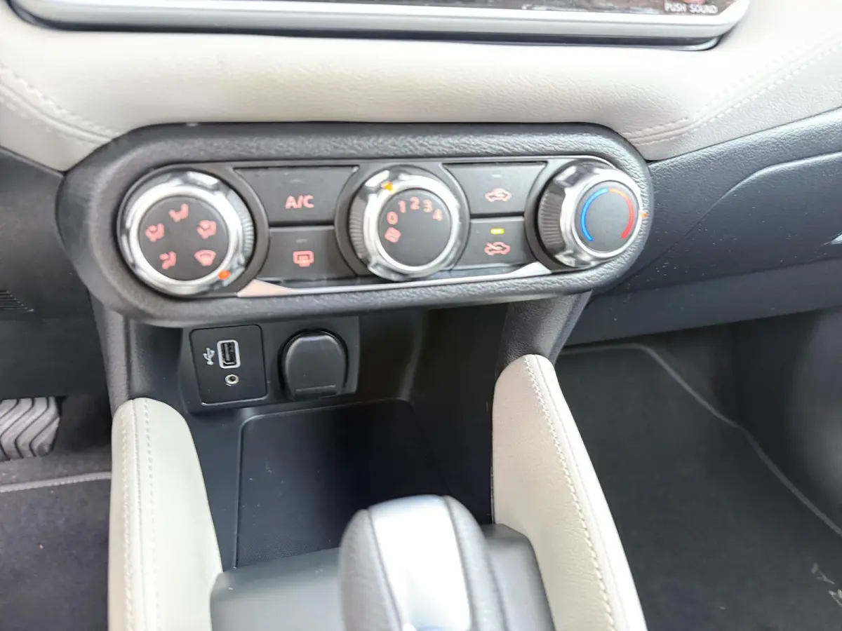 1.0 IG-T N-Connecta | automaat | Navigatie |