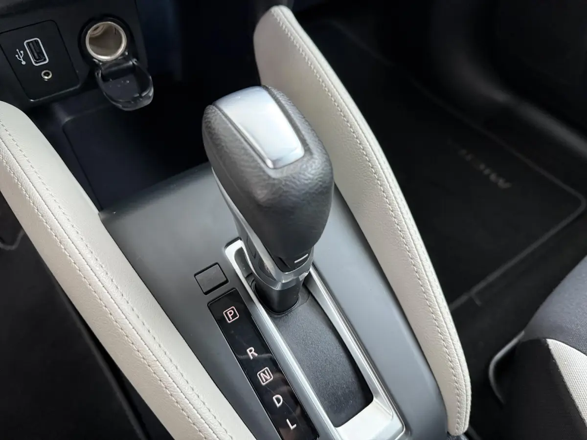 1.0 IG-T N-Connecta | automaat | Navigatie |