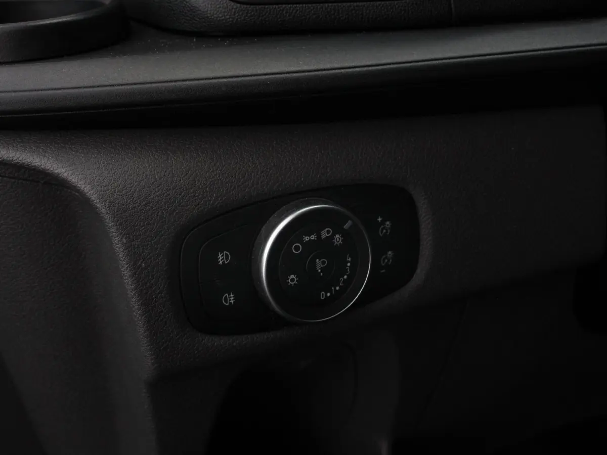320 2.0 TDCI L2H1 Limited DC Navigatie Airco Lichtmetalen velgen Trekhaak Parkeersensoren Led Apple Carplay/ Android Auto