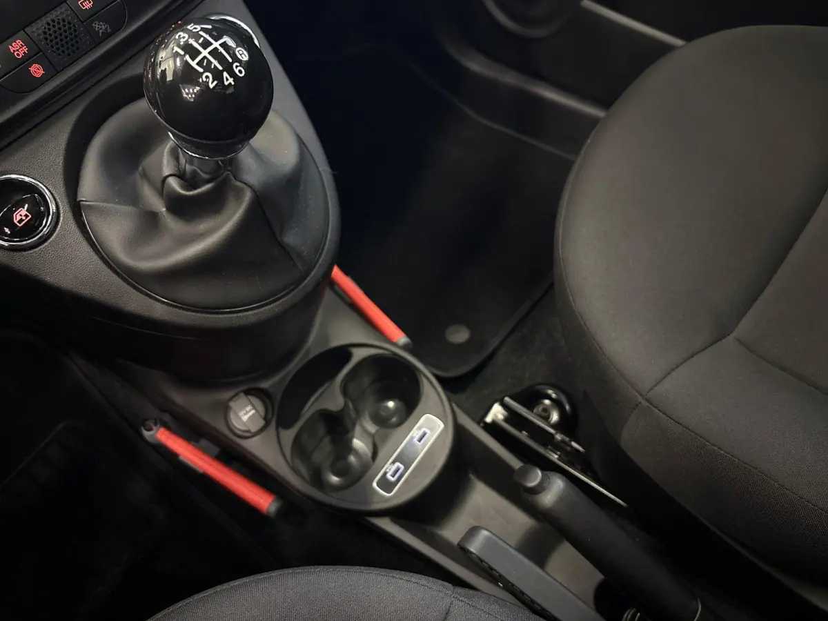 1.0 Hybrid Dolcevita | Apple Carplay/Android Auto | Airco | Glazen Panoramadak | Parkeersensoren | LMV 16" |