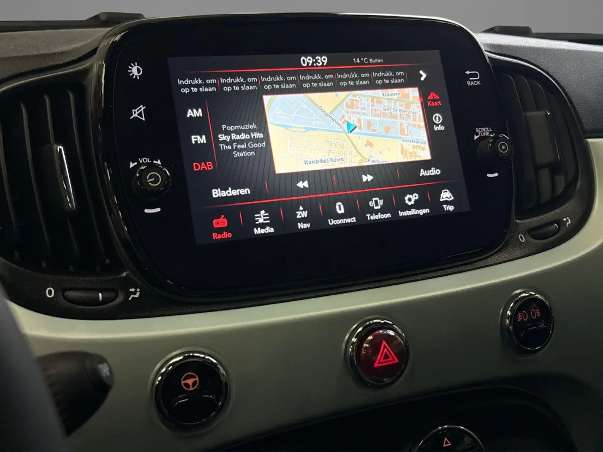 1.0 Hybrid Dolcevita | Apple Carplay/Android Auto | Airco | Glazen Panoramadak | Parkeersensoren | LMV 16" |