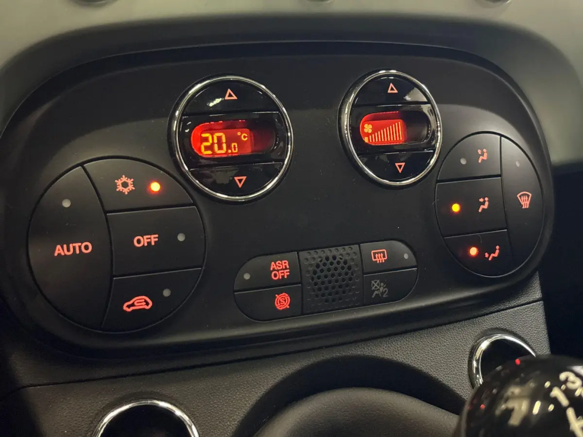 1.0 Hybrid Dolcevita | Apple Carplay/Android Auto | Airco | Glazen Panoramadak | Parkeersensoren | LMV 16" |