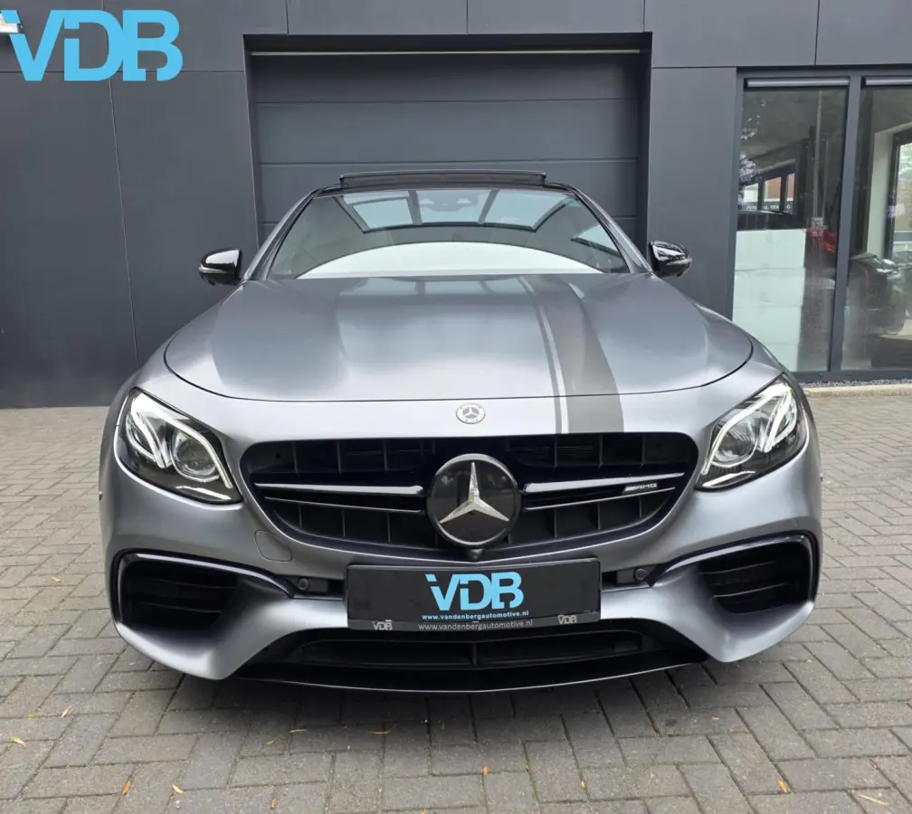 AMG 63 S 4MATIC EDITION ONE SCHAALSTOELEN
