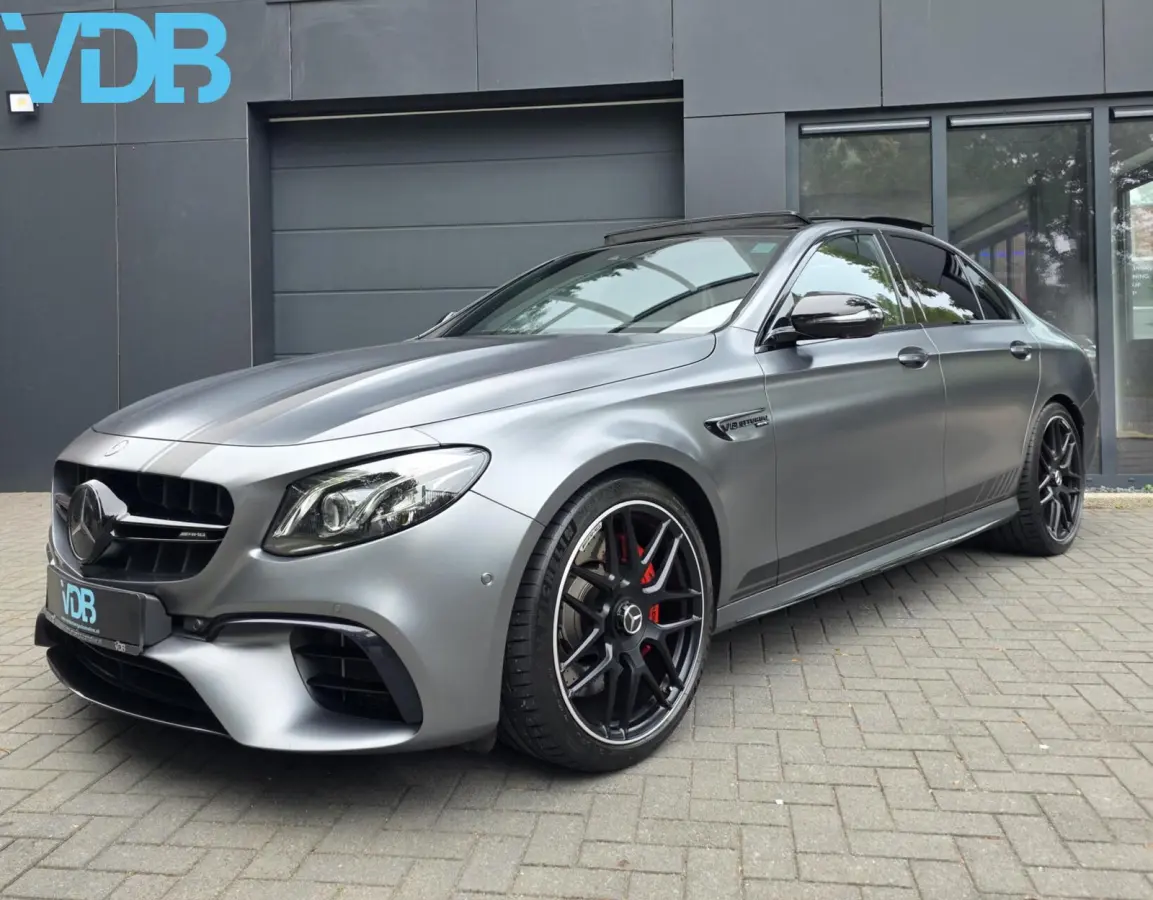 AMG 63 S 4MATIC EDITION ONE SCHAALSTOELEN