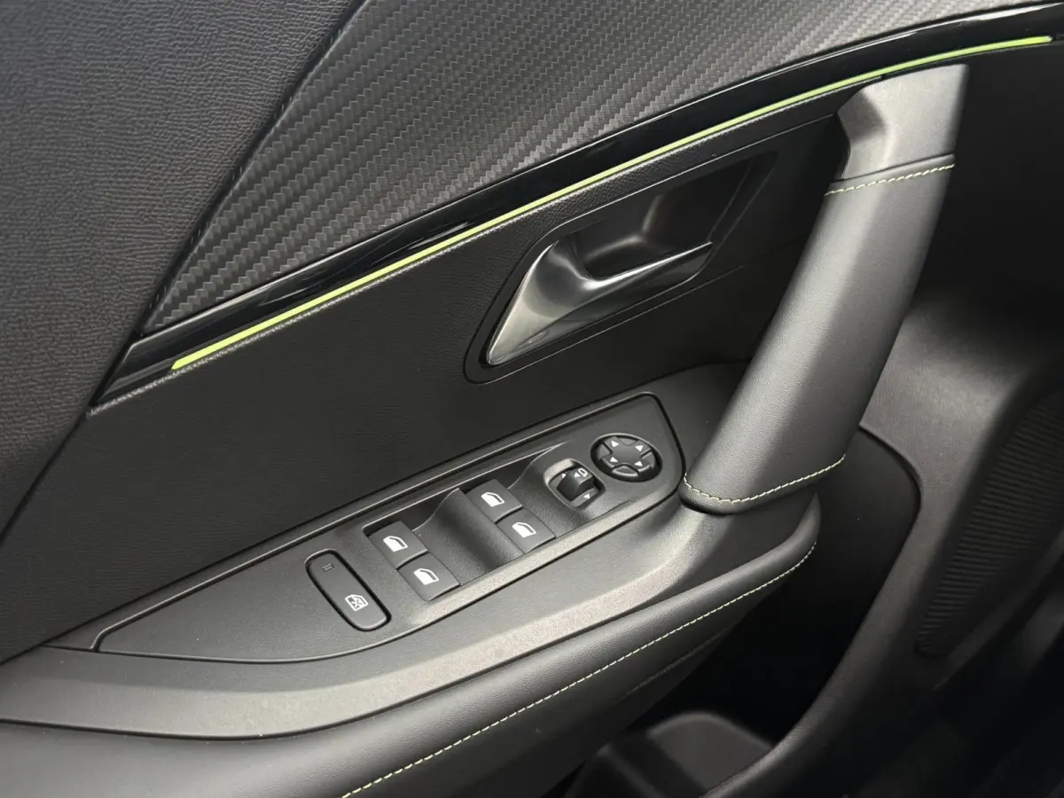 1.2 Hybrid 145PK GT | Carplay | Cruise | Camera