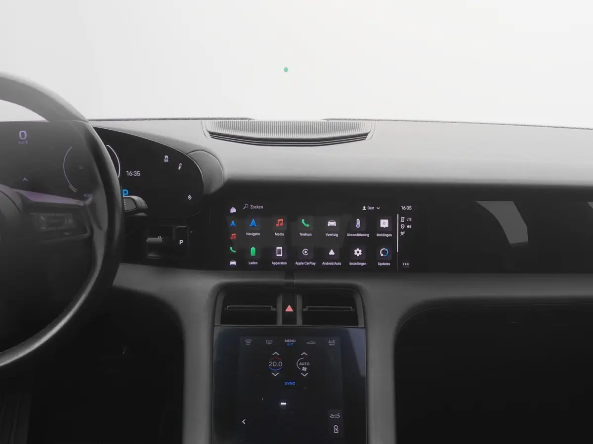 79 kWh | CAMERA | LEDER | KEYLESS