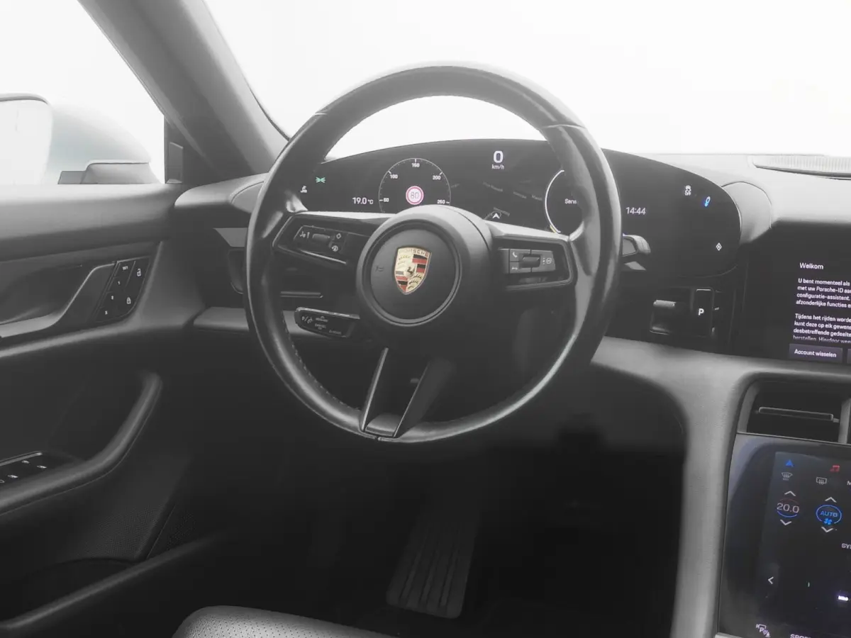 79 kWh | CAMERA | LEDER | KEYLESS