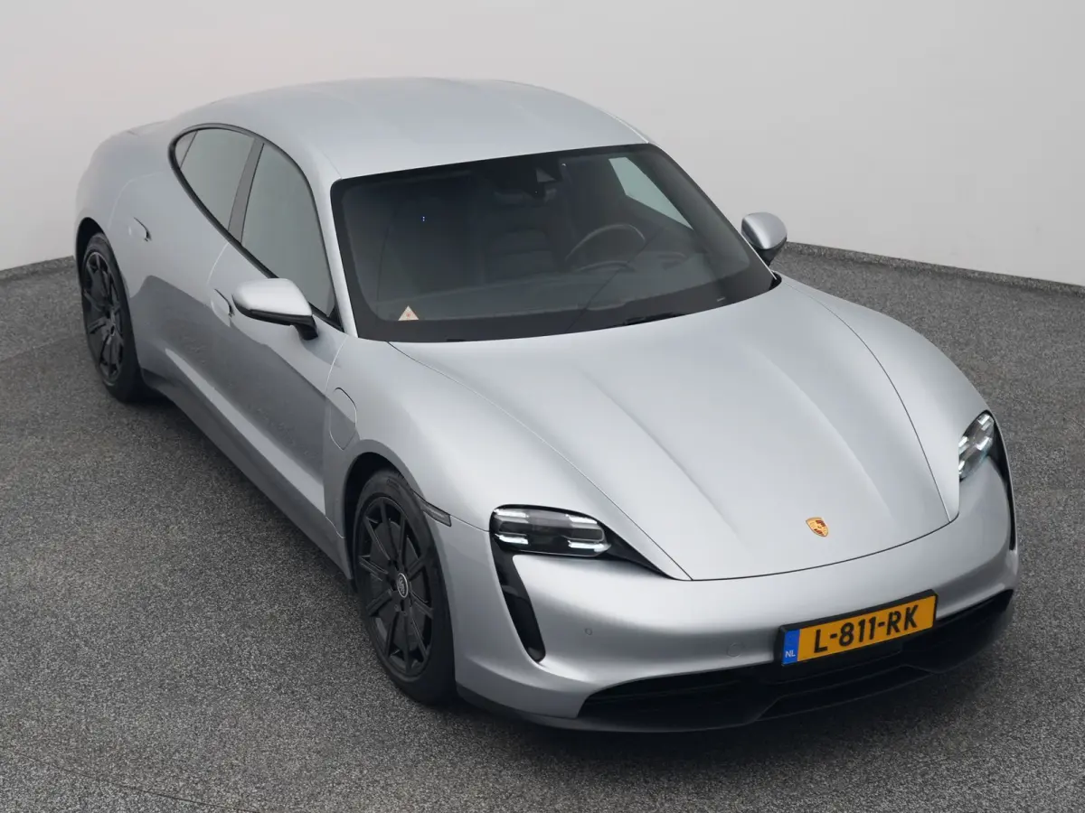 79 kWh | CAMERA | LEDER | KEYLESS
