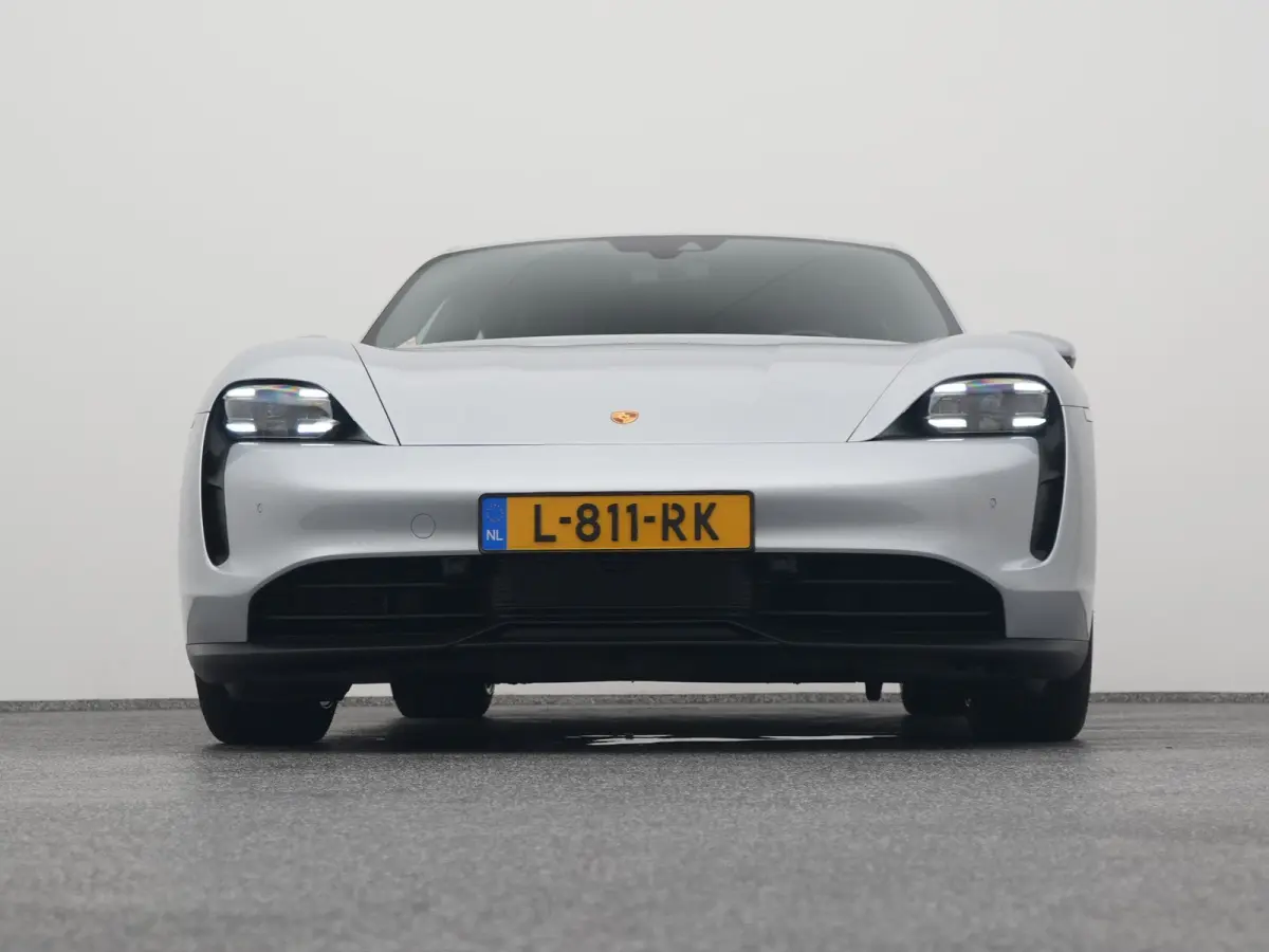 79 kWh | CAMERA | LEDER | KEYLESS
