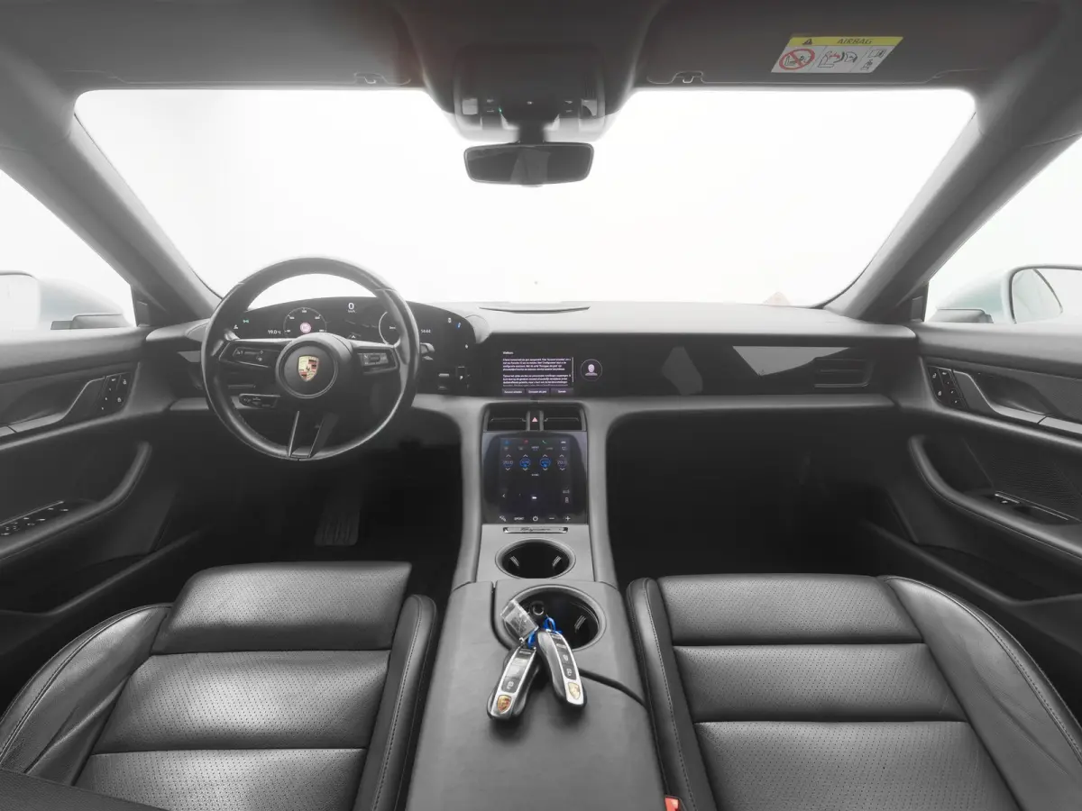 79 kWh | CAMERA | LEDER | KEYLESS