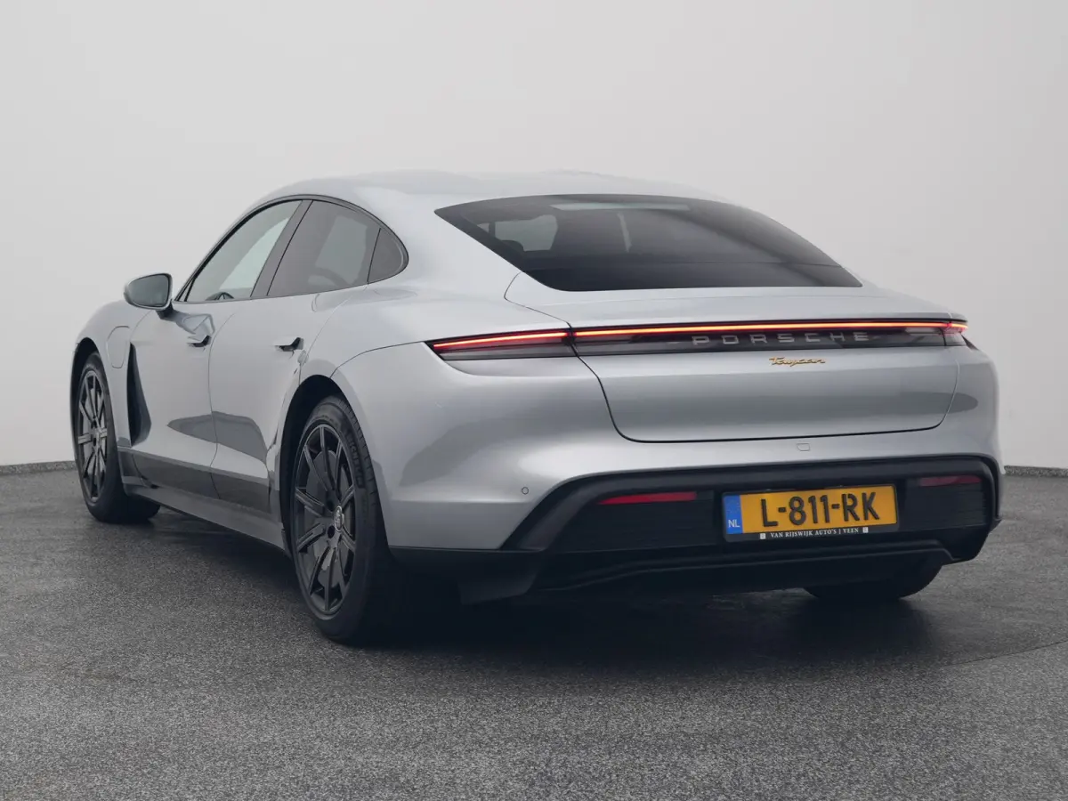 79 kWh | CAMERA | LEDER | KEYLESS