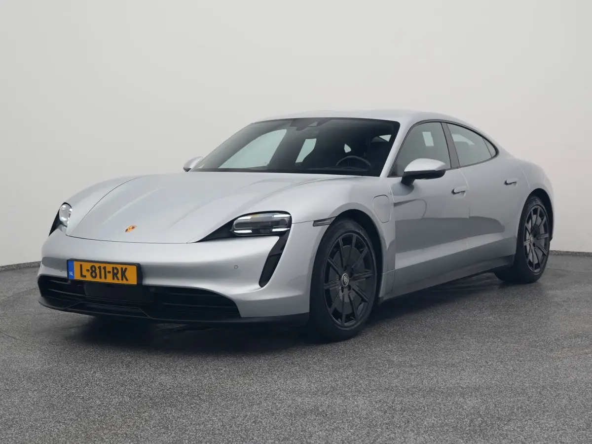 79 kWh | CAMERA | LEDER | KEYLESS