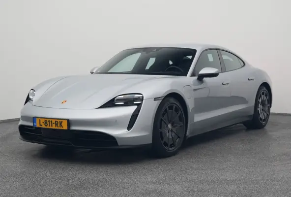 79 kWh | CAMERA | LEDER | KEYLESS