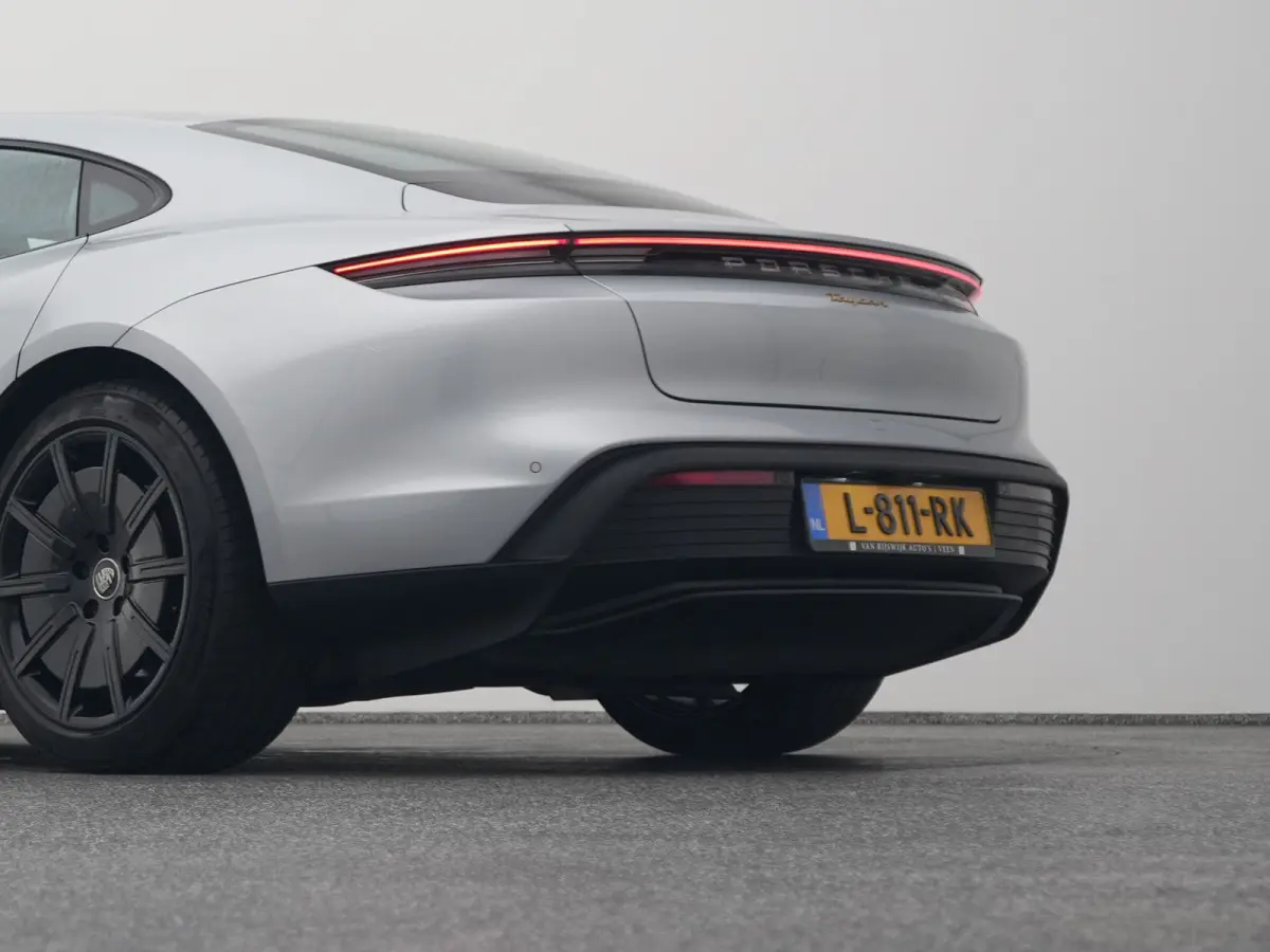 79 kWh | CAMERA | LEDER | KEYLESS