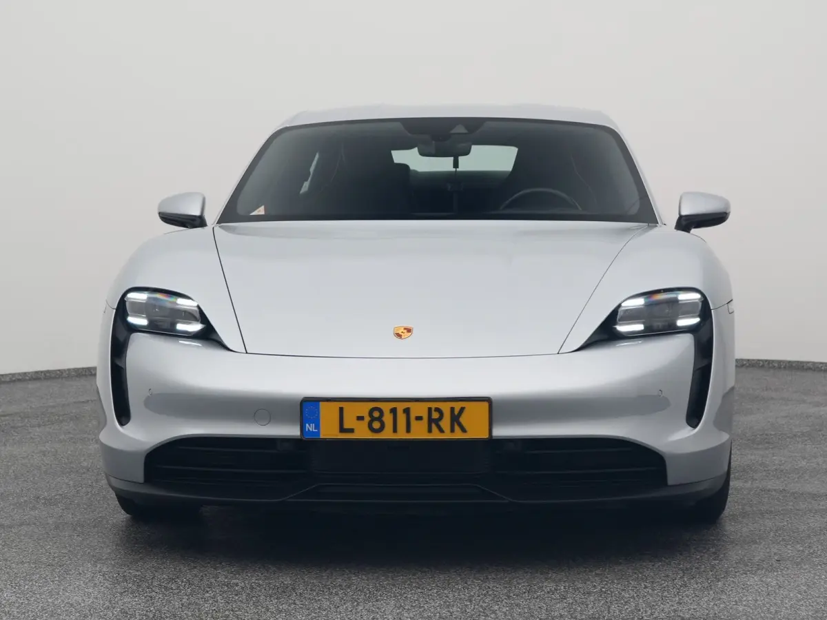 79 kWh | CAMERA | LEDER | KEYLESS