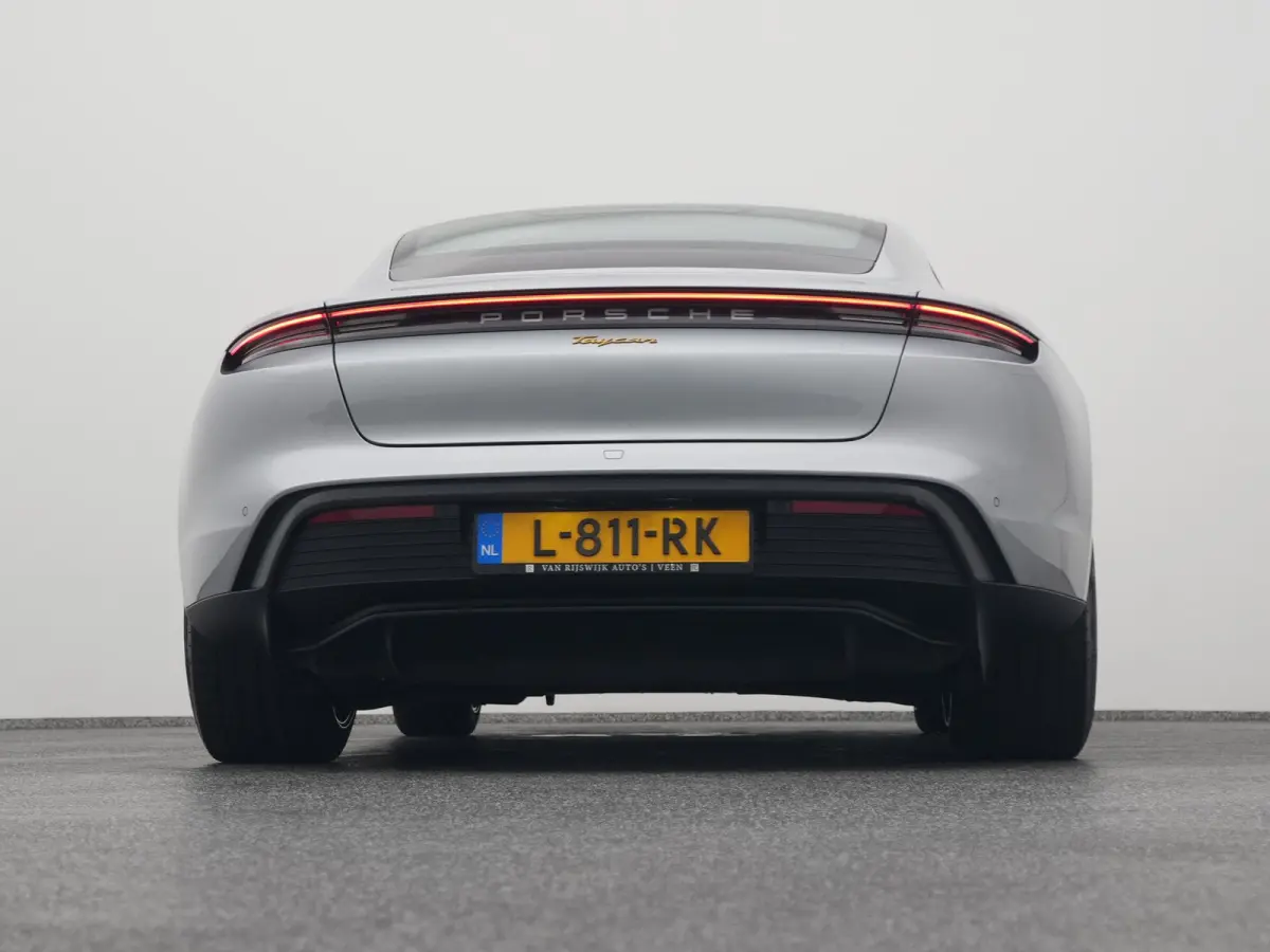 79 kWh | CAMERA | LEDER | KEYLESS