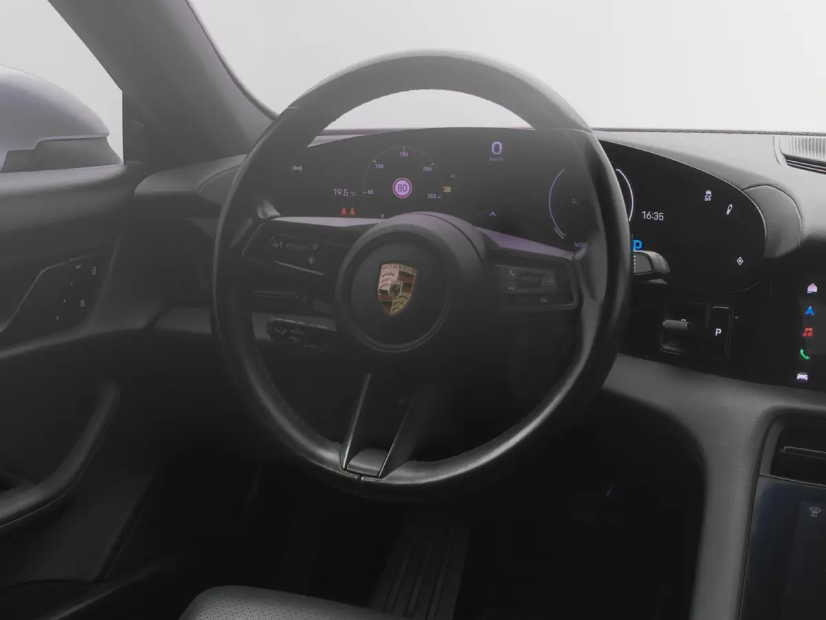 79 kWh | CAMERA | LEDER | KEYLESS