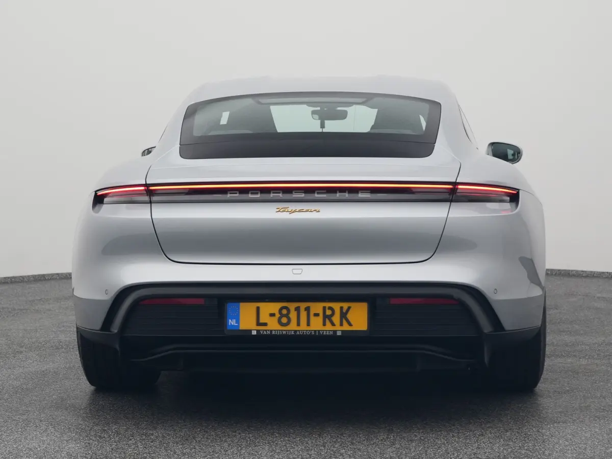 79 kWh | CAMERA | LEDER | KEYLESS