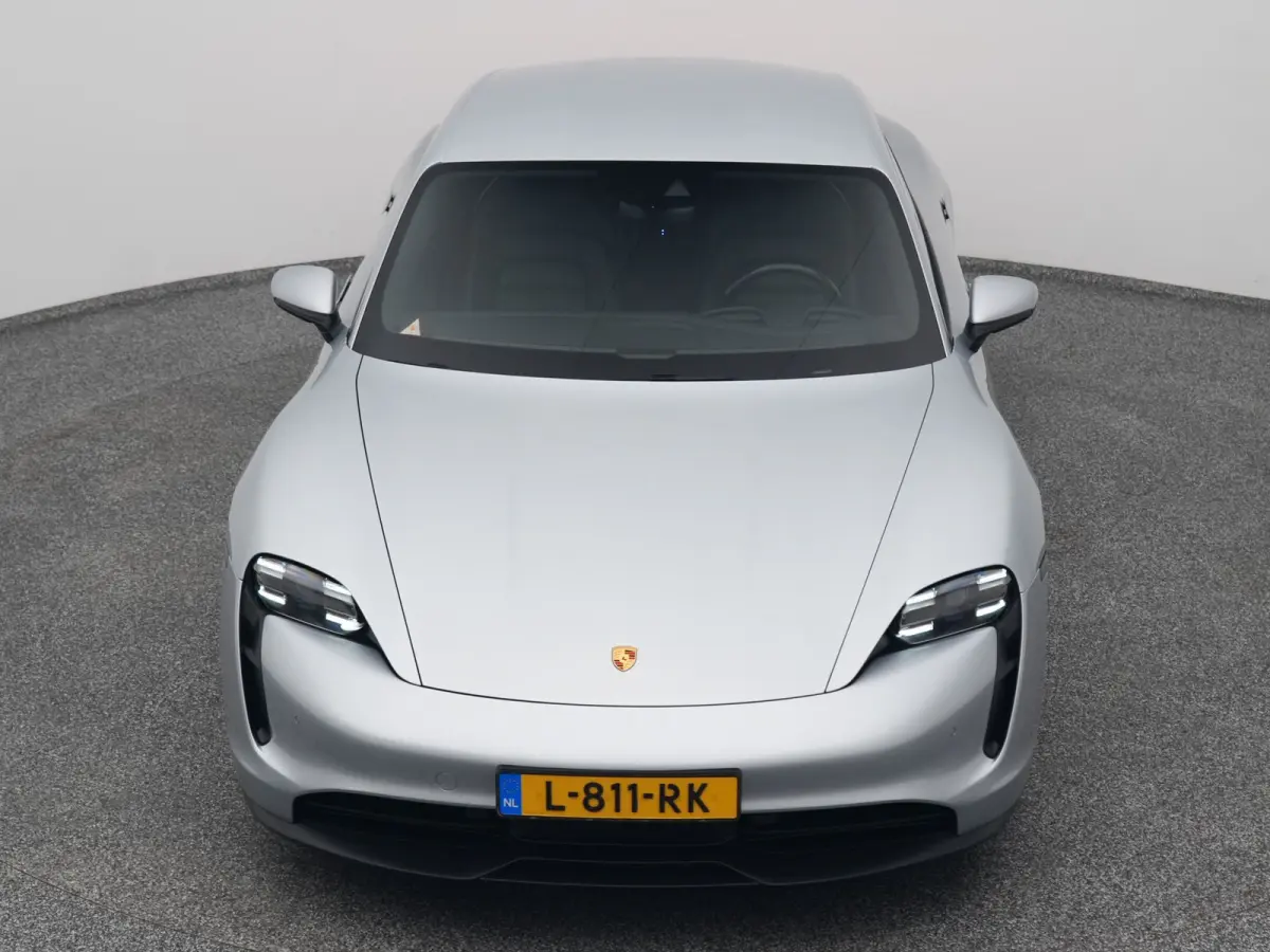 79 kWh | CAMERA | LEDER | KEYLESS