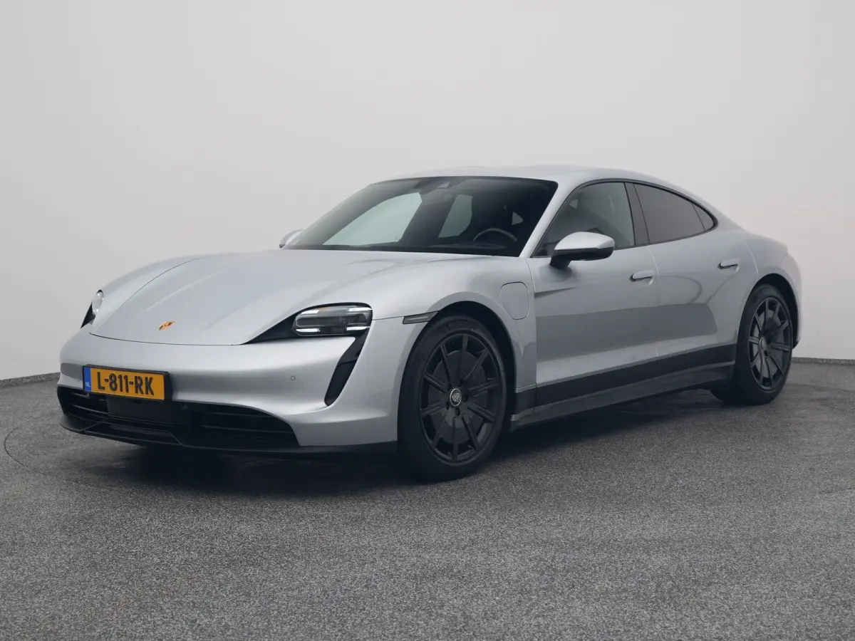 79 kWh | CAMERA | LEDER | KEYLESS
