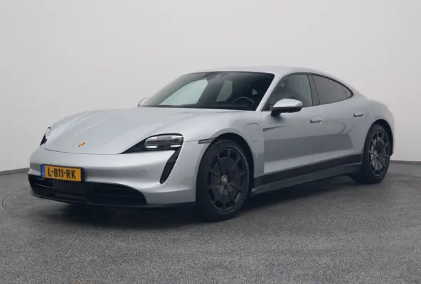 79 kWh | CAMERA | LEDER | KEYLESS