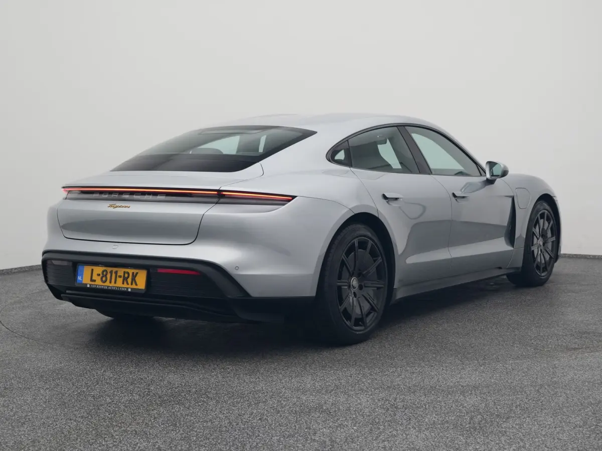 79 kWh | CAMERA | LEDER | KEYLESS
