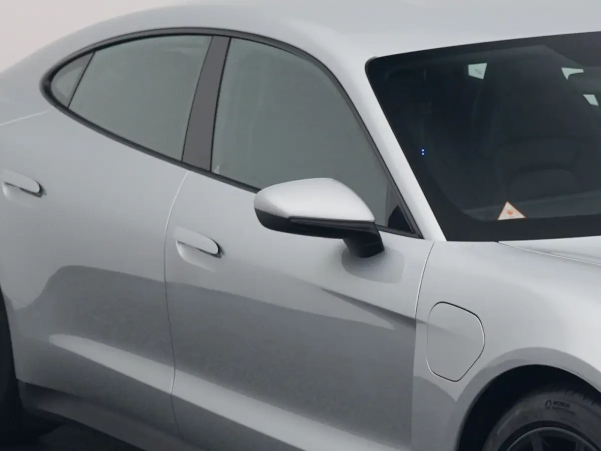 79 kWh | CAMERA | LEDER | KEYLESS