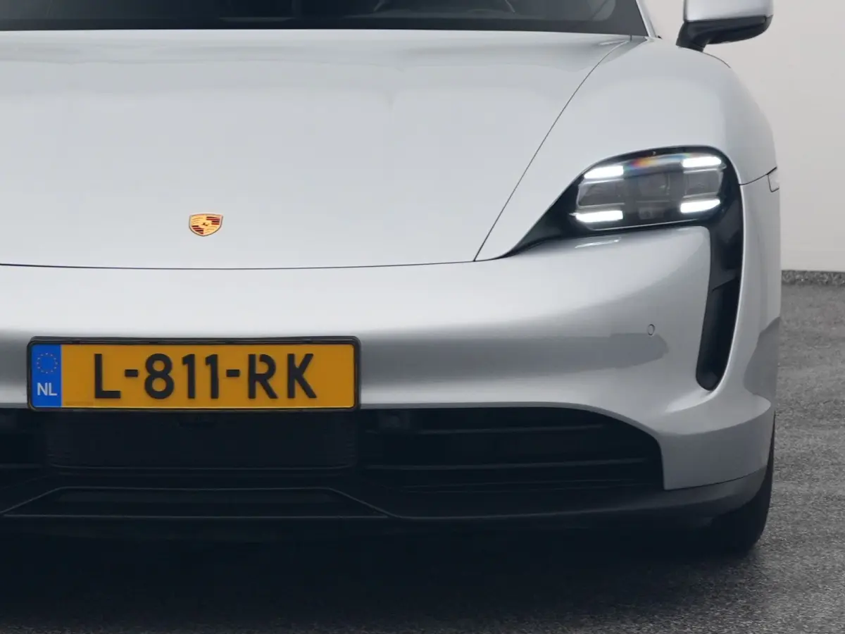 79 kWh | CAMERA | LEDER | KEYLESS