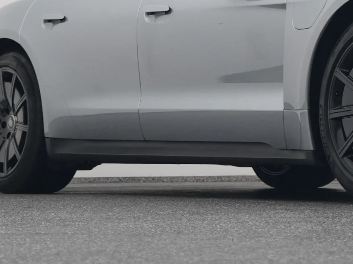 79 kWh | CAMERA | LEDER | KEYLESS
