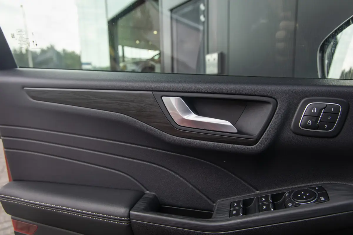 2.5 PHEV Vignale | Trekhaak | Head-up display | Adaptieve cruise | Full LED | 19 INCH | Camera | Dodehoek detectie | Memory-seat | B&O Audio